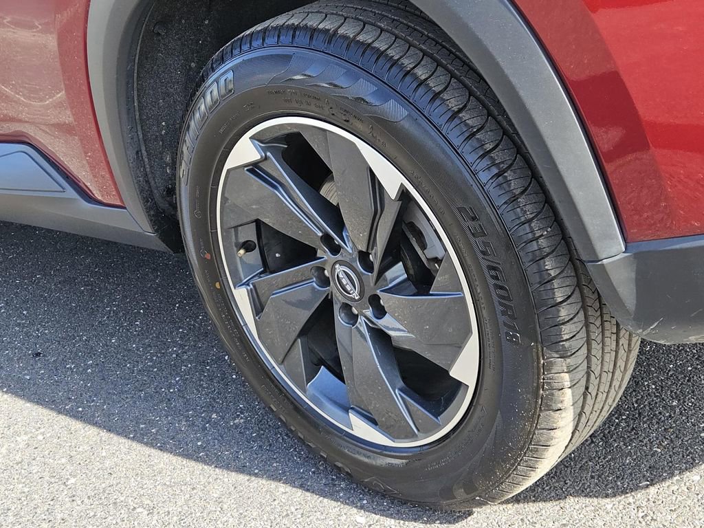 Used 2024 Nissan Rogue SV image 7