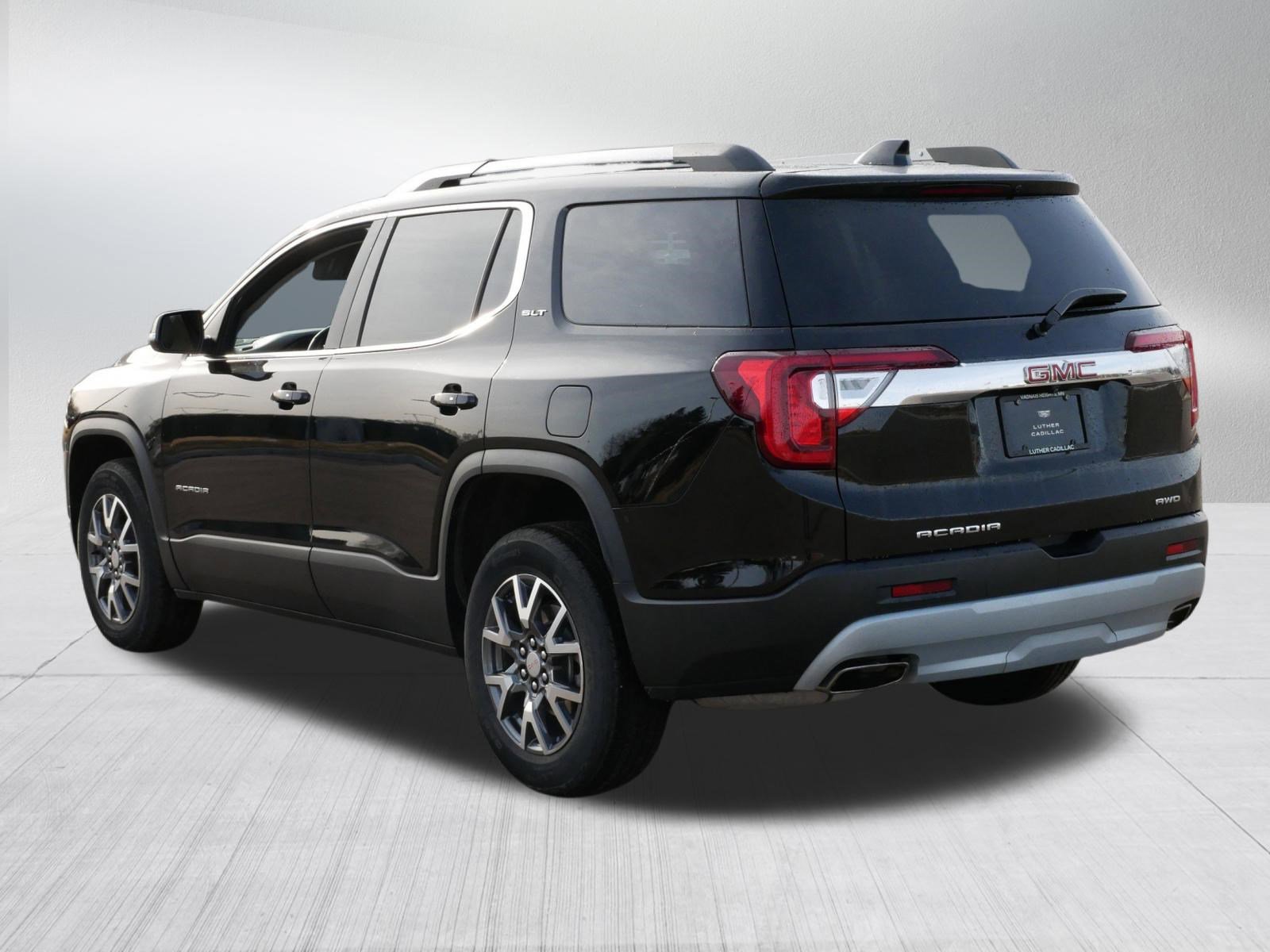 Used 2023 GMC Acadia SLT w/ Preferred Package image 5