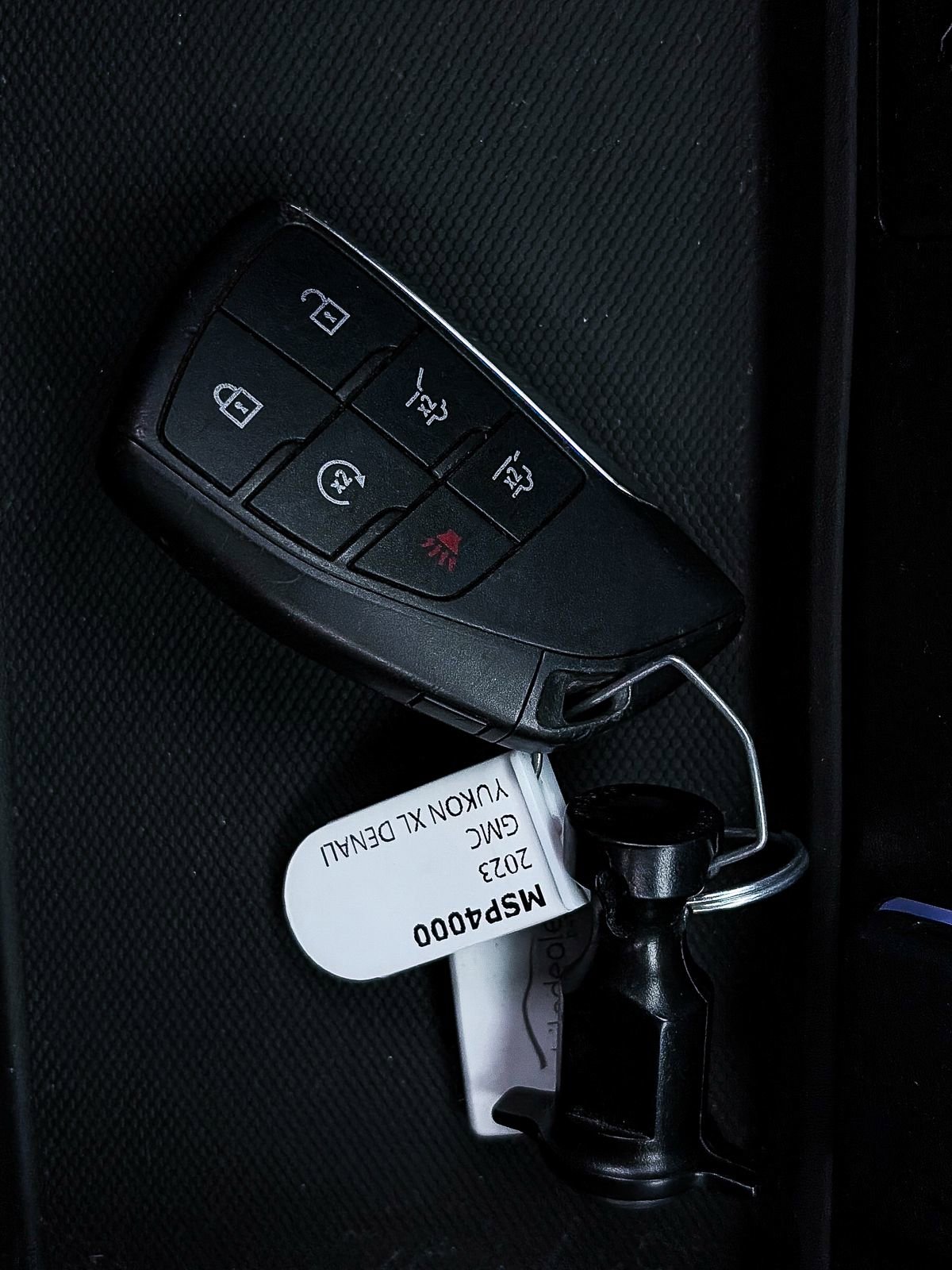Used 2023 GMC Yukon XL Denali AWD/4WD image 29