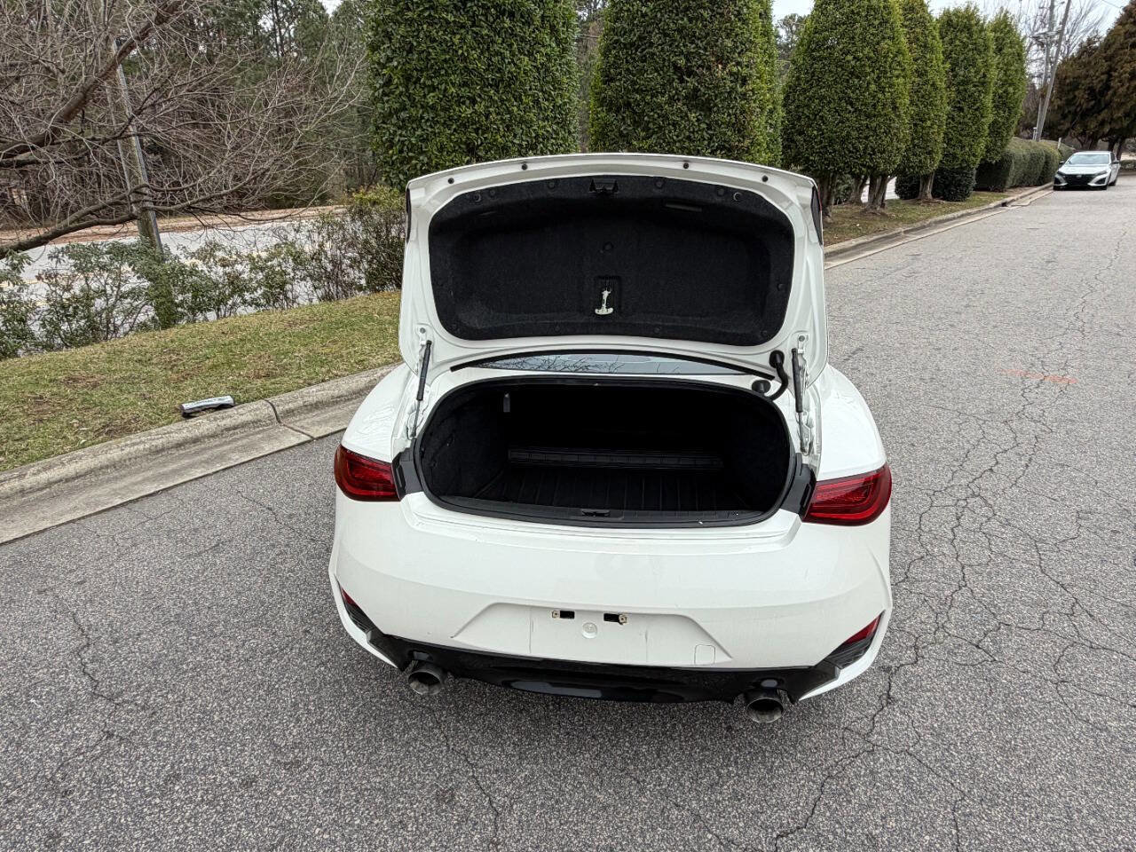 Used 2017 INFINITI Q60 Red Sport 400 image 22