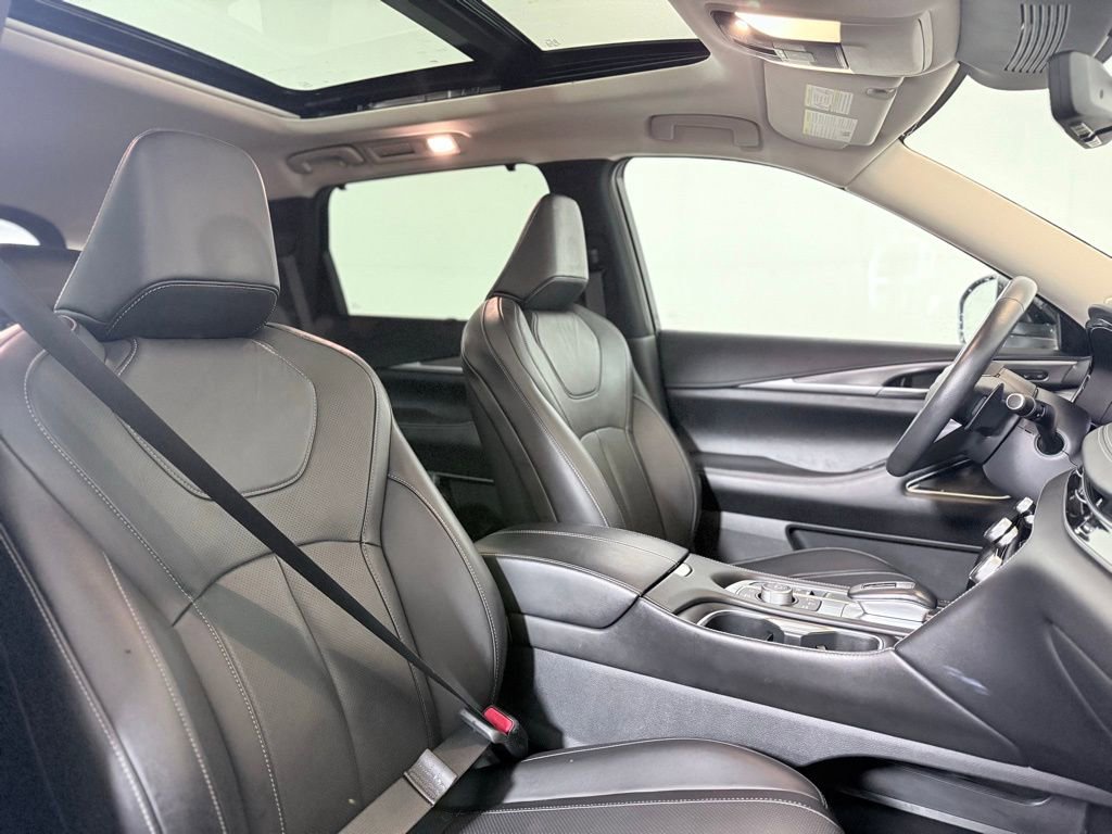 Used 2023 INFINITI QX60 Luxe w/ Vision Package image 26