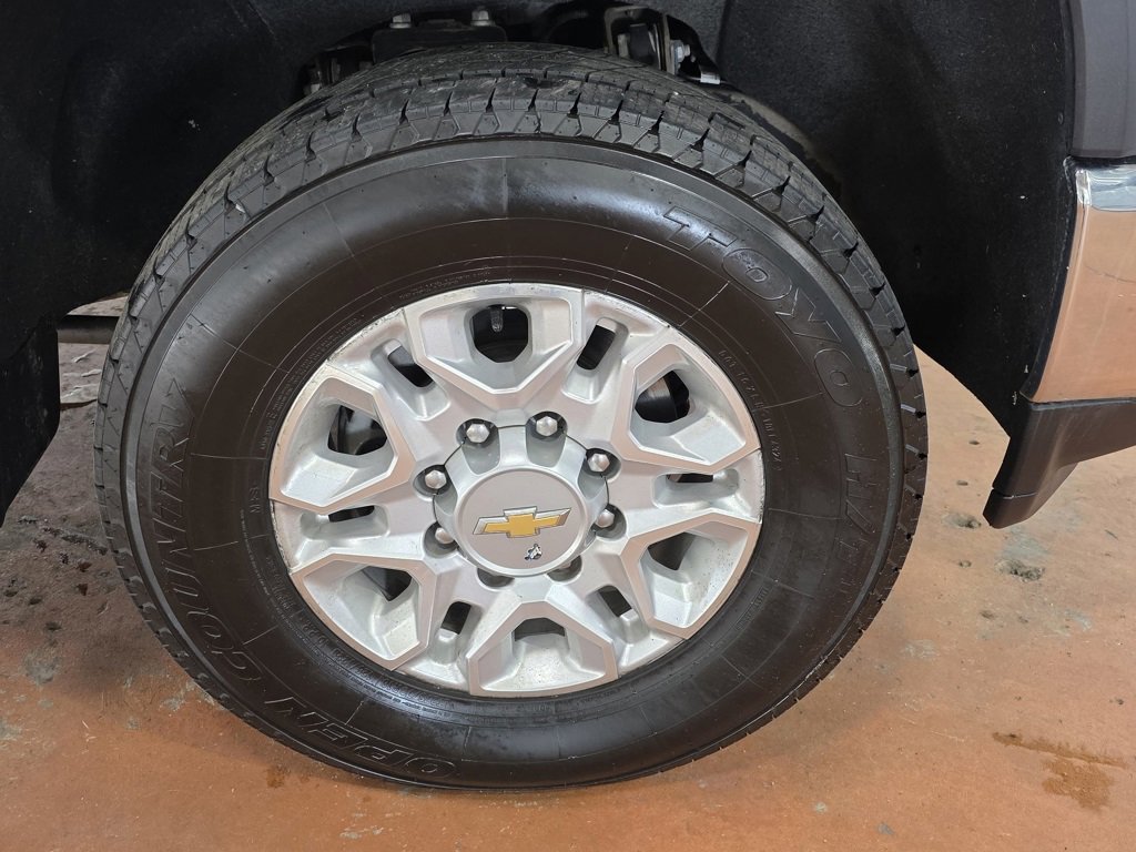 Used 2022 Chevrolet Silverado 2500 LTZ w/ LTZ Convenience Package image 14