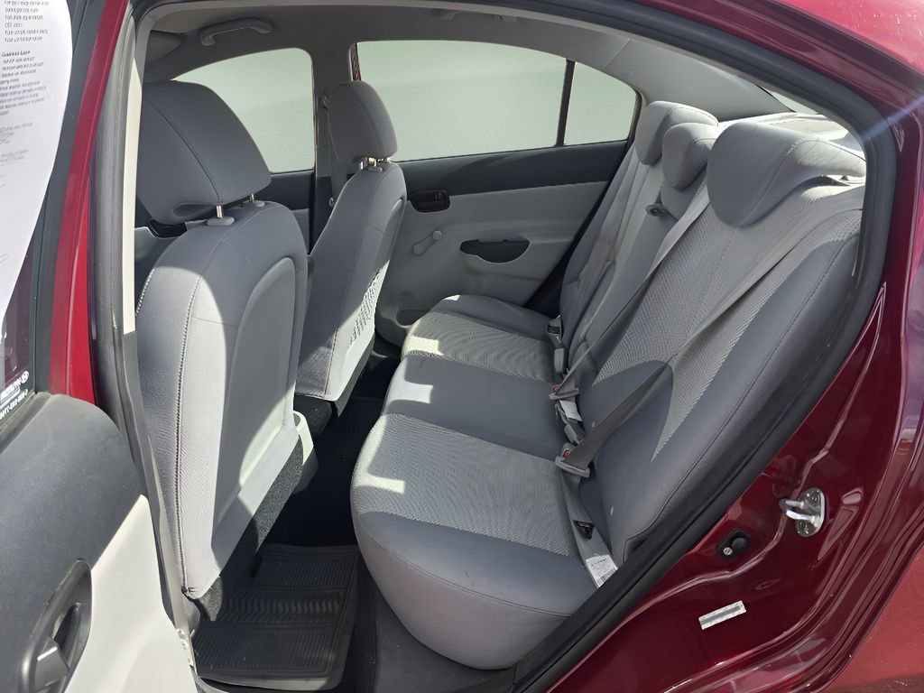 Used 2010 Hyundai Accent GLS image 14