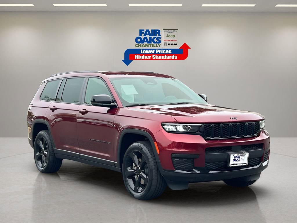 Certified 2022 Jeep Grand Cherokee L Laredo image 1