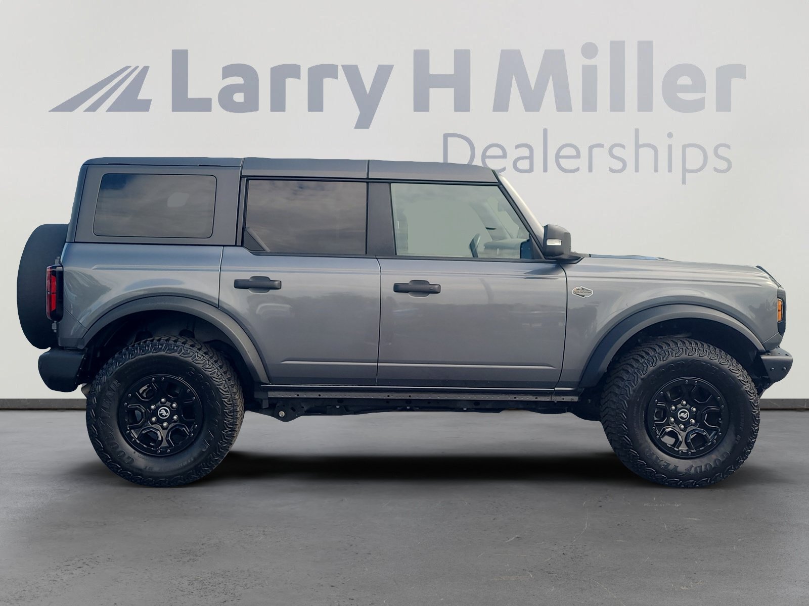 Certified 2024 Ford Bronco Wildtrak AWD/4WD image 6