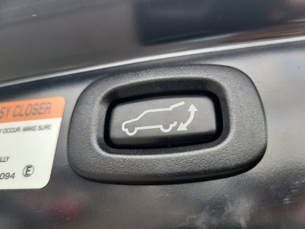 Used 2018 Mitsubishi Outlander GT AWD/4WD image 12
