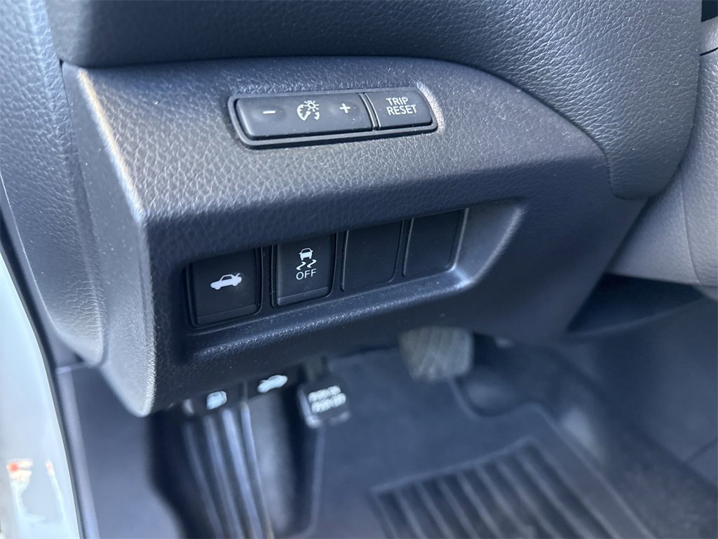 Used 2017 Nissan Altima 2.5 SR w/ Midnight Edition Package image 20