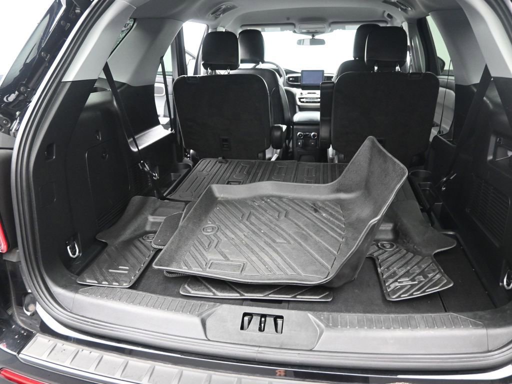 Used 2024 Ford Explorer XLT w/ Equipment Group 202A RWD image 13