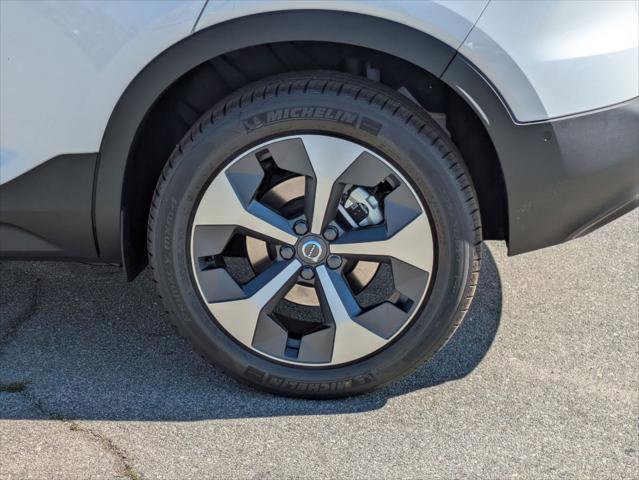 New 2026 Volvo XC40 B5 Plus w/ Protection Package Premier AWD/4WD image 6