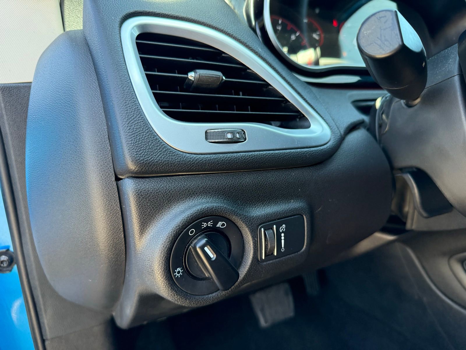 Used 2016 Dodge Dart SE w/ Convenience Group image 12