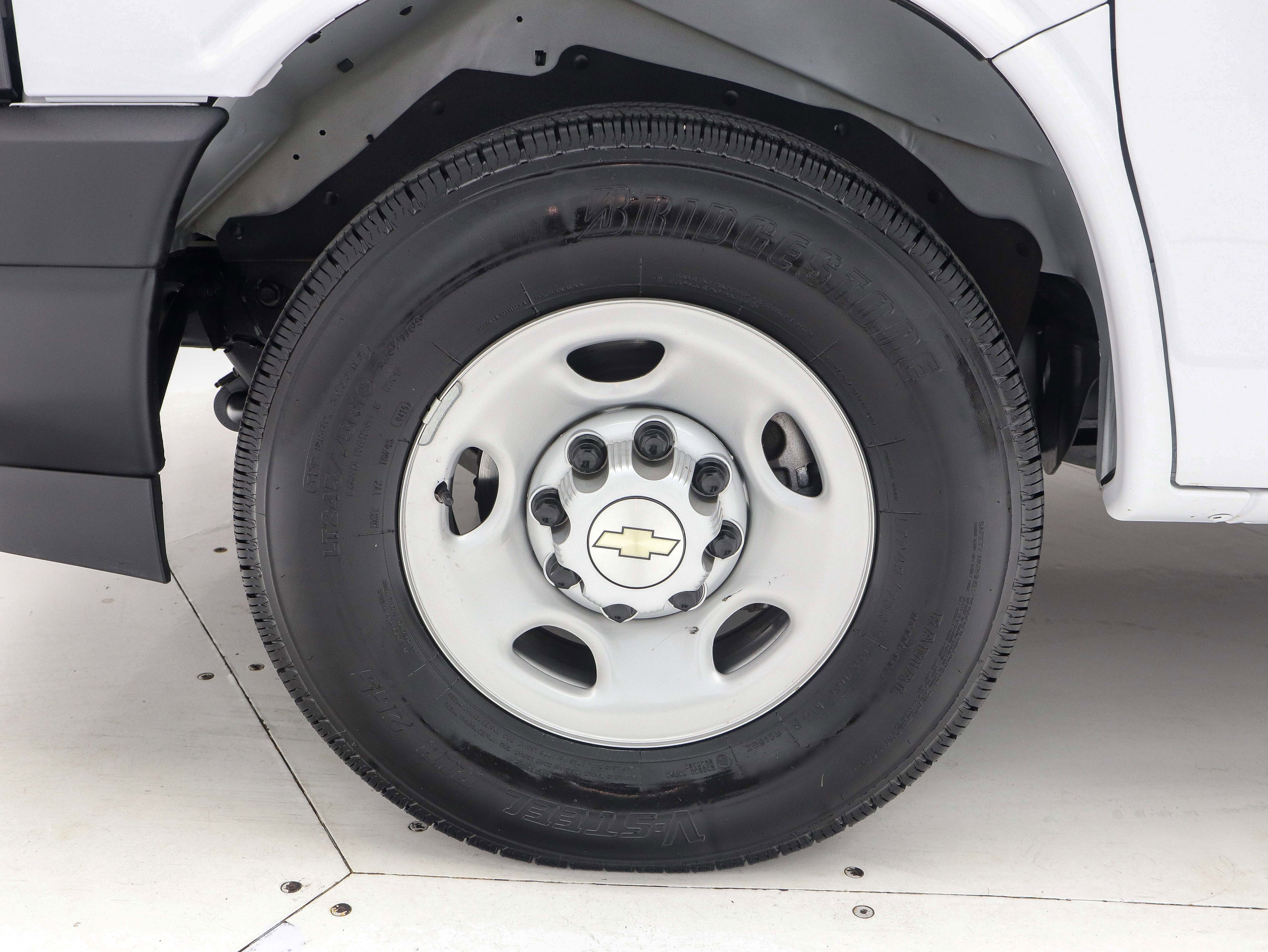 Used 2025 Chevrolet Express 3500 LS RWD image 25