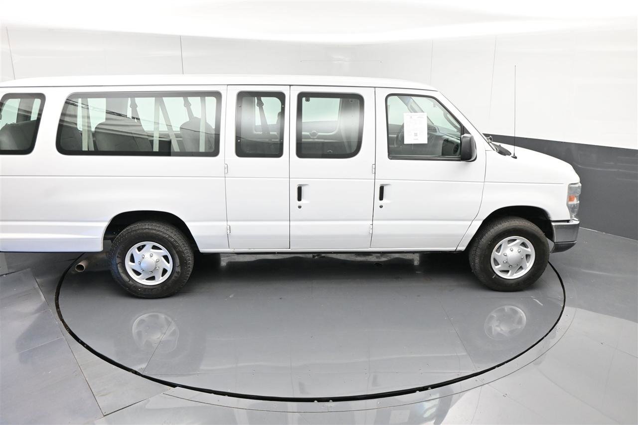 Used 2014 Ford E-350 and Econoline 350 XLT RWD image 22