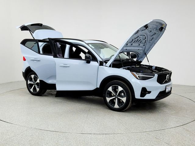 New 2026 Volvo XC40 B5 Plus w/ Protection Package Premier image 10
