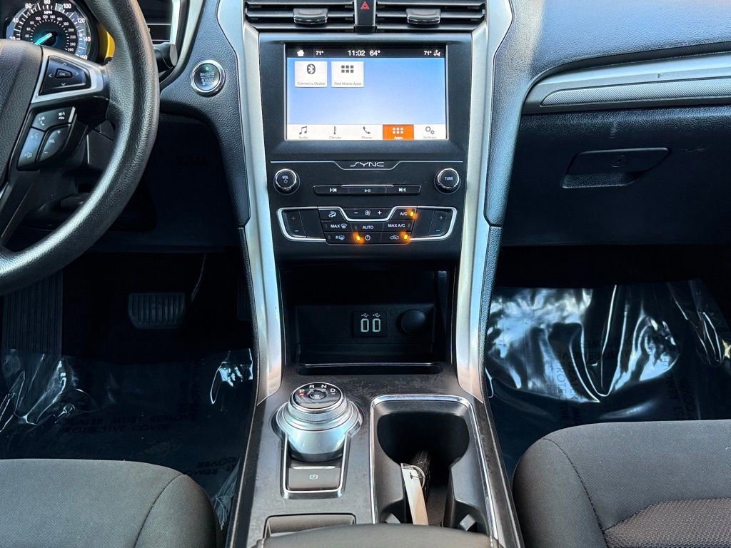 Used 2019 Ford Fusion SE FWD image 26