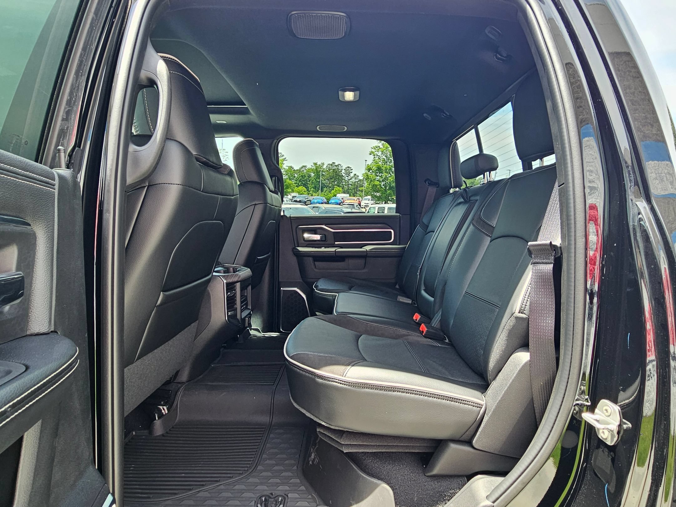 New 2026 RAM 2500 Laramie w/ Sport Appearance Package AWD/4WD image 23