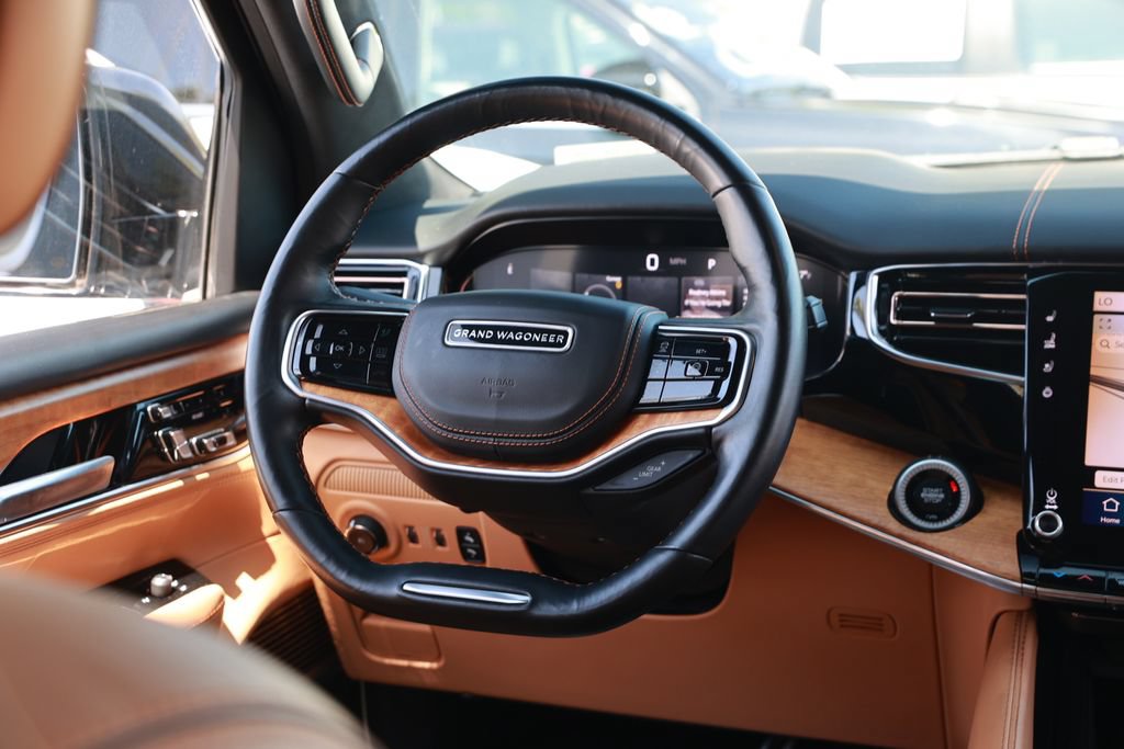 Used 2022 Jeep Grand Wagoneer Series III AWD/4WD image 31