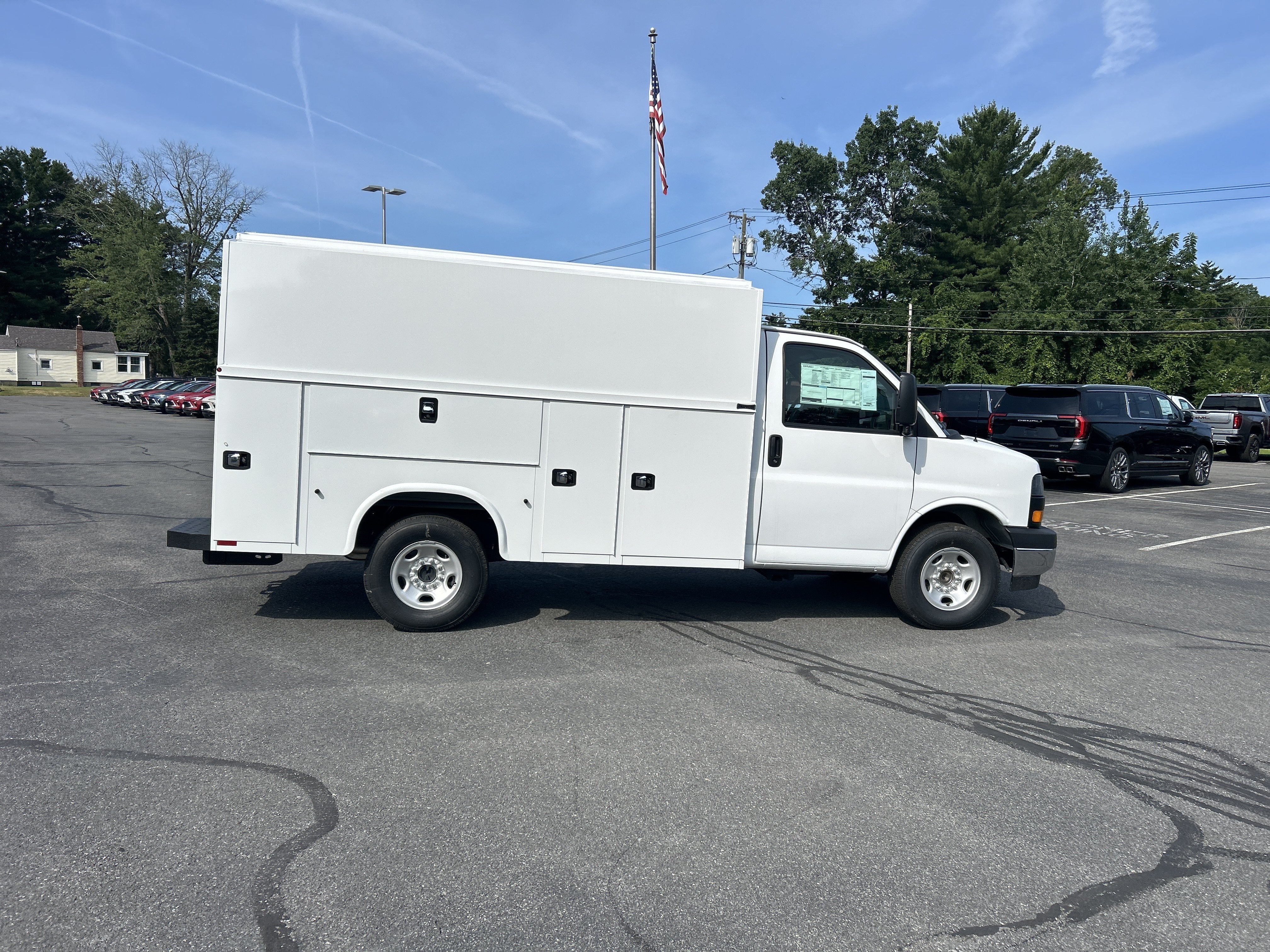 New 2026 GMC Savana 3500 w/ Power Convenience Package RWD image 13