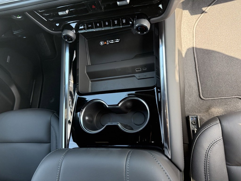 New 2026 Chevrolet Suburban LT w/ Comfort Package image 45