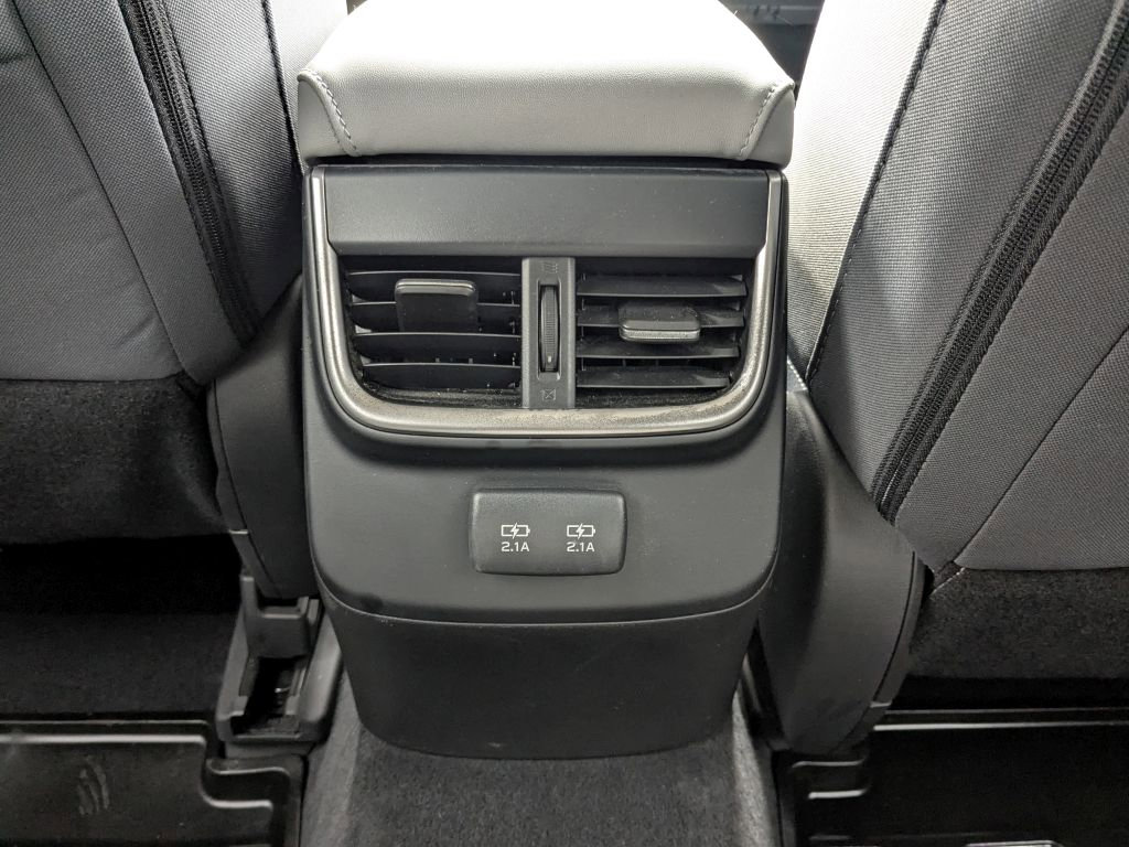 Used 2022 Subaru Outback Premium image 31