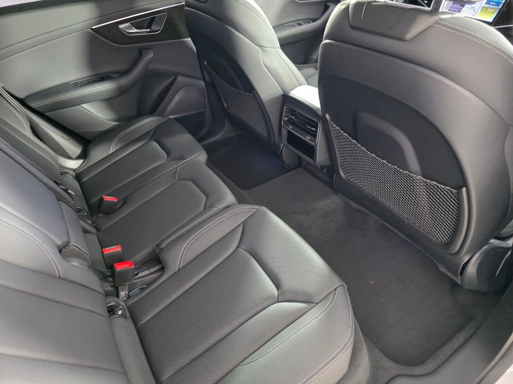 Used 2025 Audi Q8 Prestige image 27