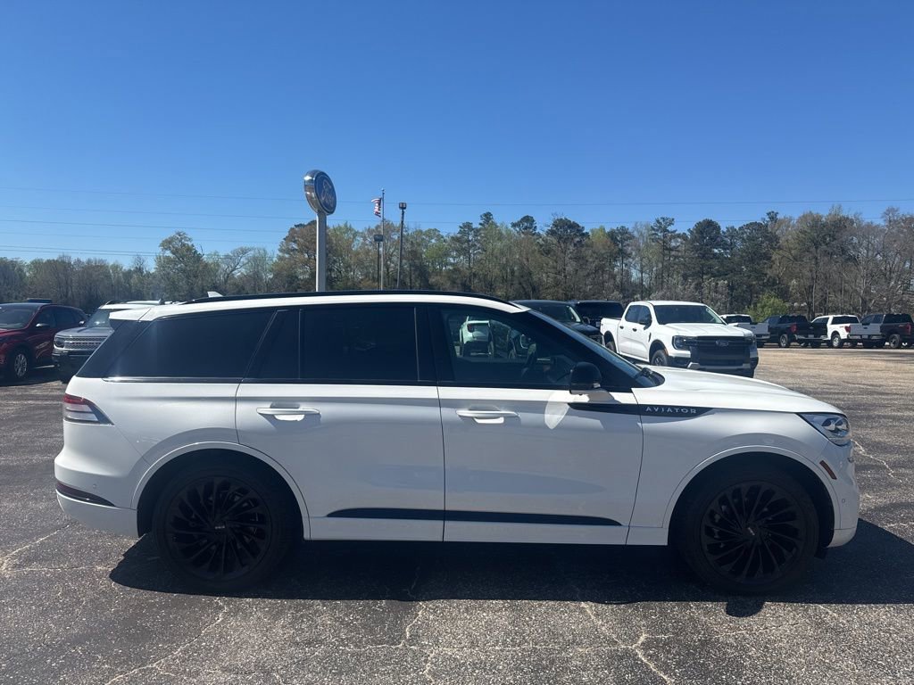 Used 2022 Lincoln Aviator Reserve w/ Equipment Group 201A AWD/4WD image 27