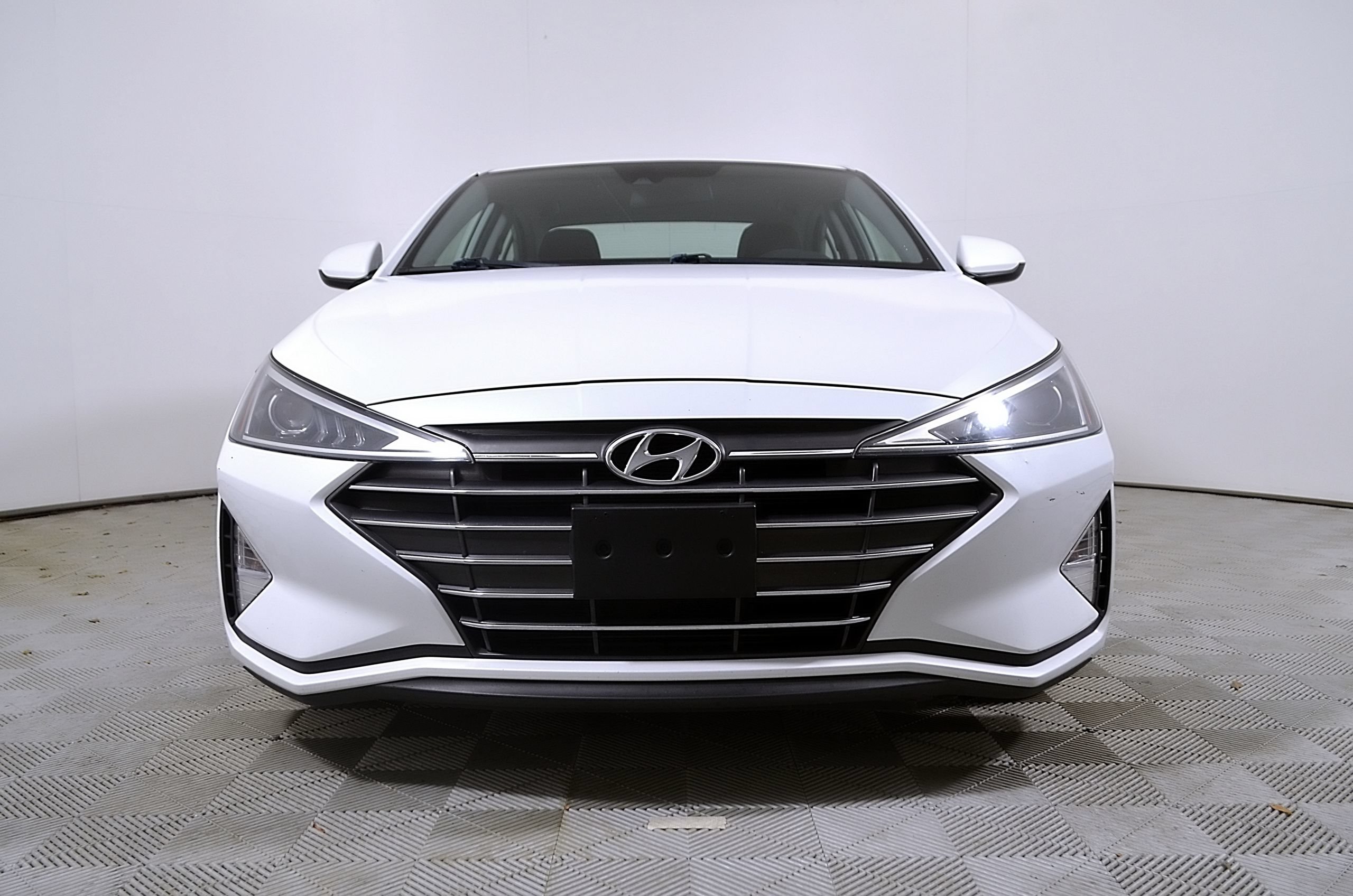 Used 2020 Hyundai Elantra SE w/ Cargo Package (C1) FWD image 5