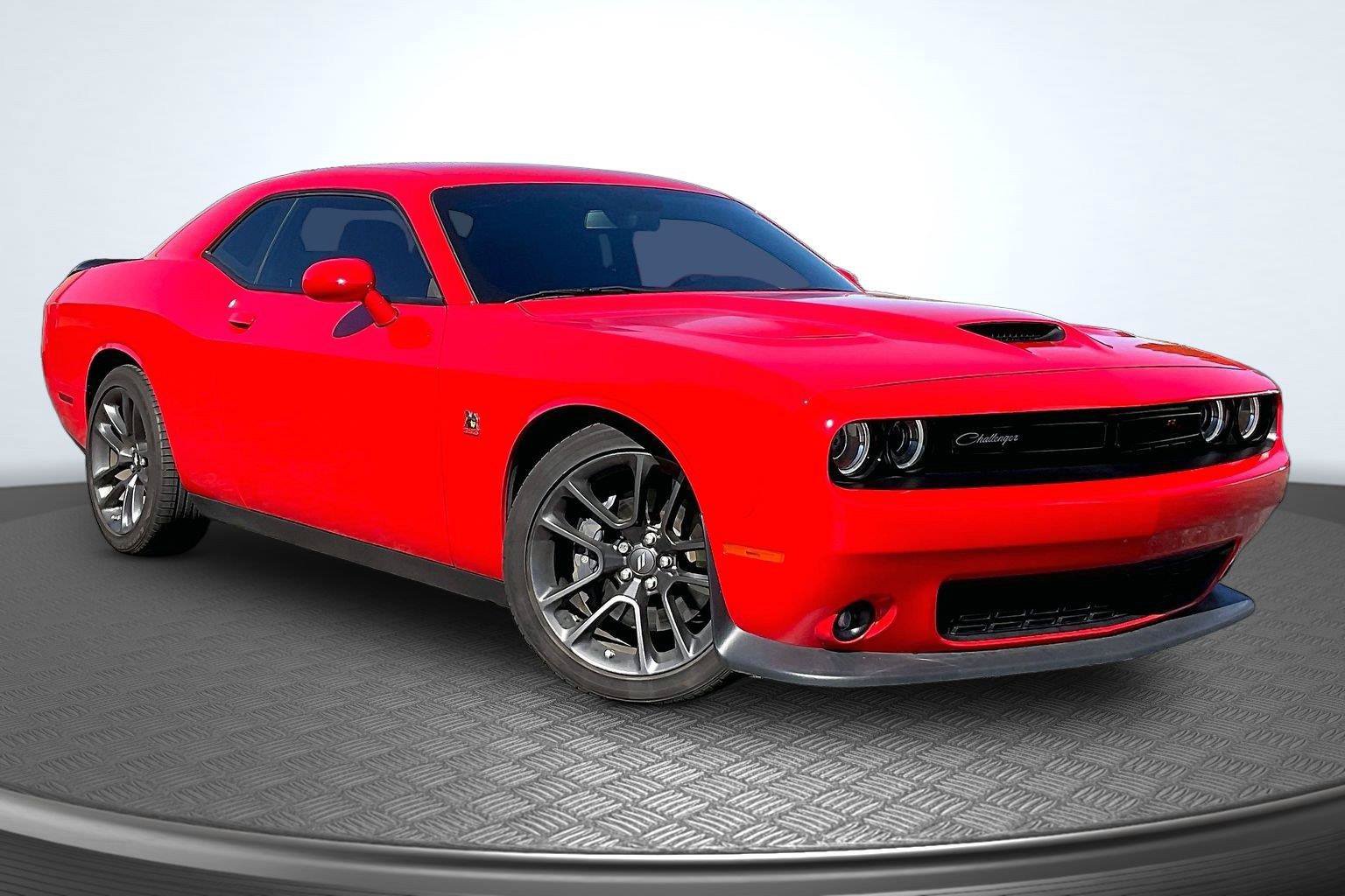 Used 2022 Dodge Challenger R/T Scat Pack w/ Driver Convenience Group RWD image 26