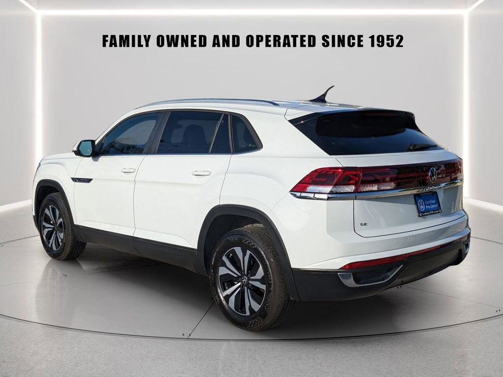 Certified 2025 Volkswagen Atlas Cross Sport SE FWD image 5