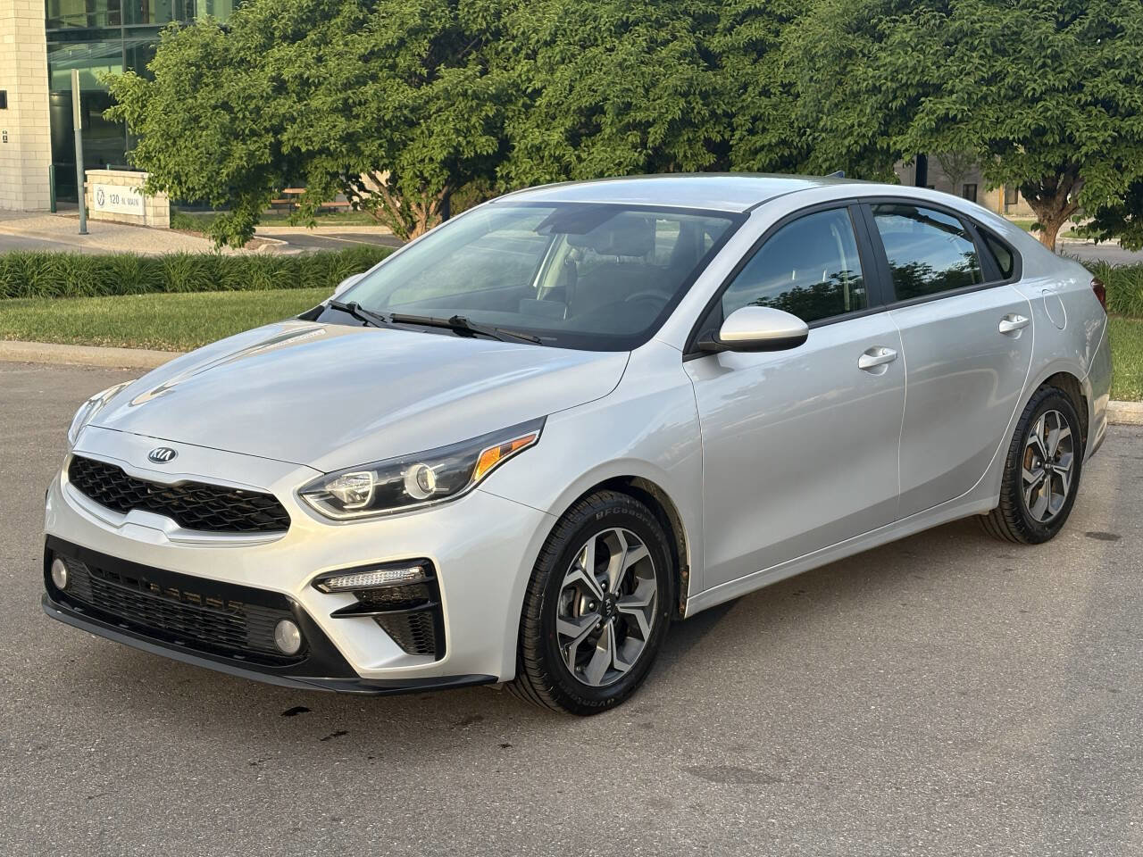 Used 2021 Kia Forte LXS FWD image 3