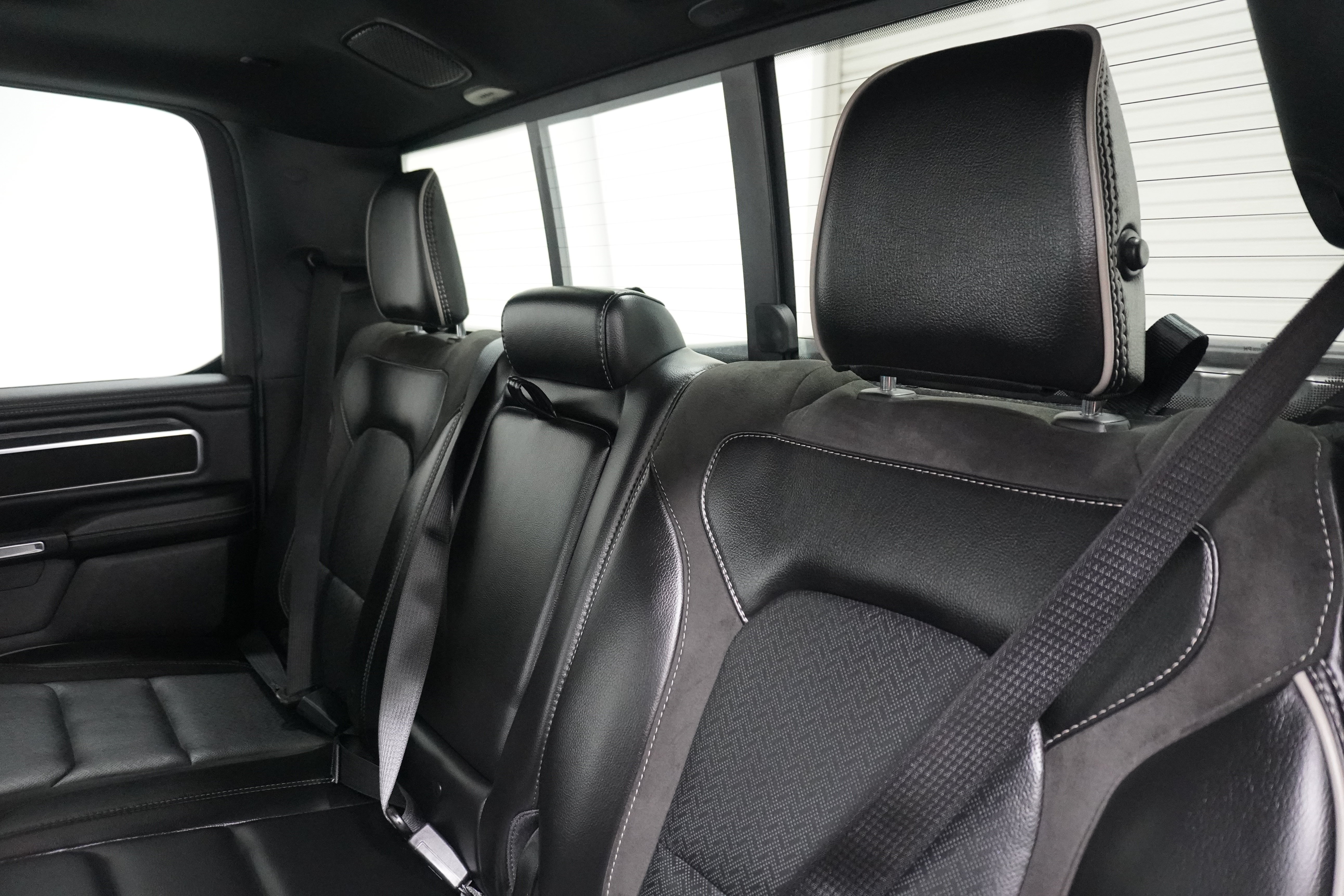 Used 2024 RAM 1500 Laramie AWD/4WD image 14