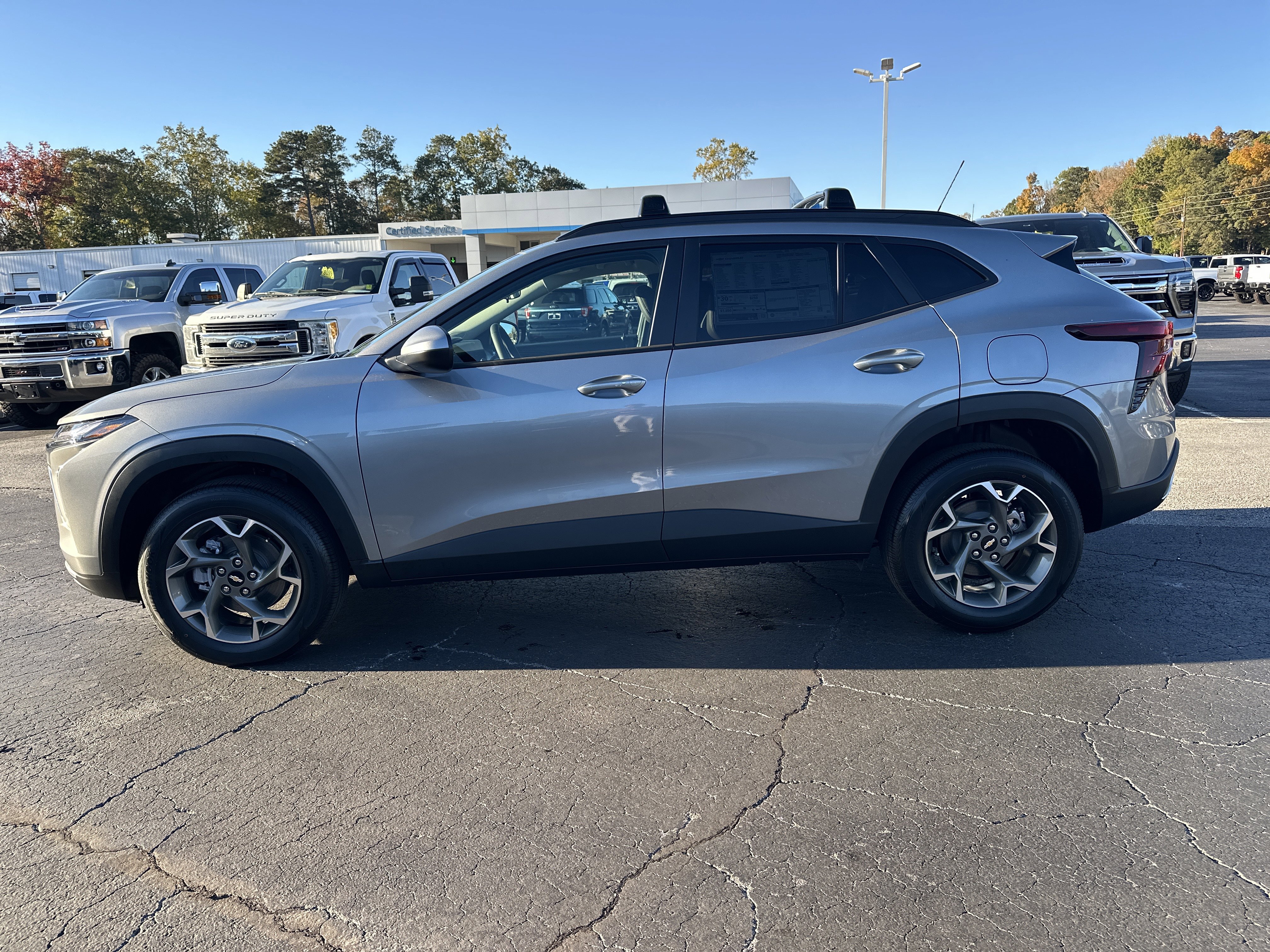 New 2026 Chevrolet Trax LT w/ Driver Confidence Package FWD image 6
