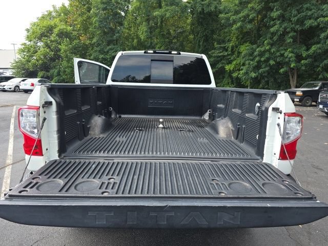 Used 2019 Nissan Titan SV w/ SV Convenience Package AWD/4WD image 13