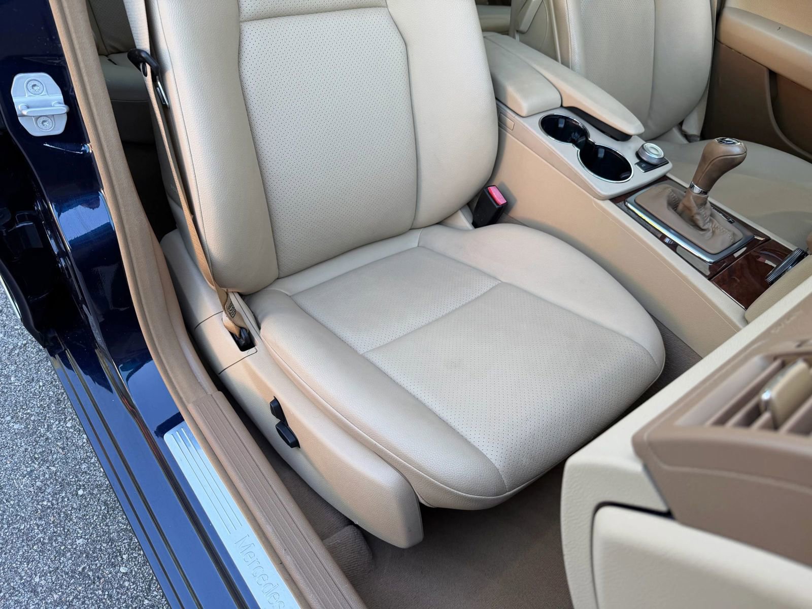 Used 2008 Mercedes-Benz C 300 Sedan image 31