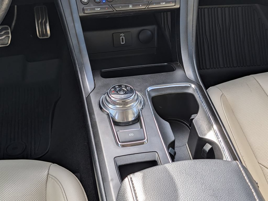 Used 2018 Ford Fusion Titanium FWD image 16