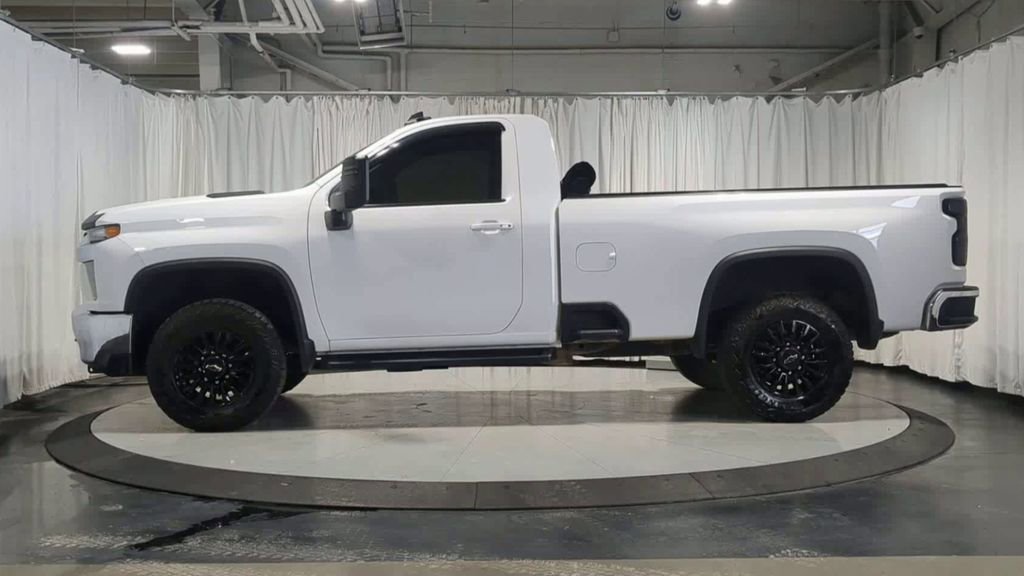 Used 2022 Chevrolet Silverado 2500 LT w/ Convenience Package AWD/4WD image 6