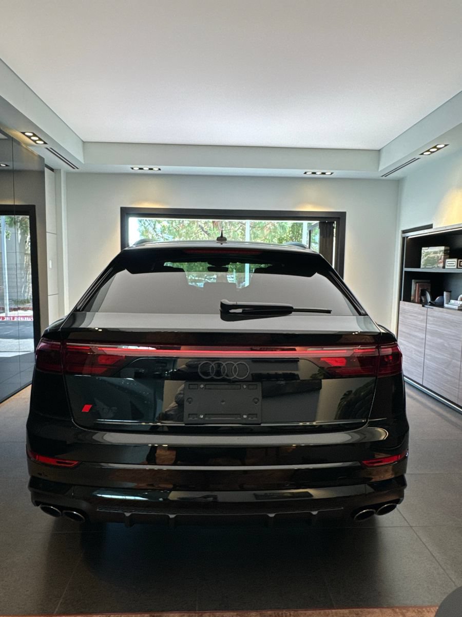 Used 2024 Audi SQ8 Prestige w/ Prestige Package AWD/4WD image 4