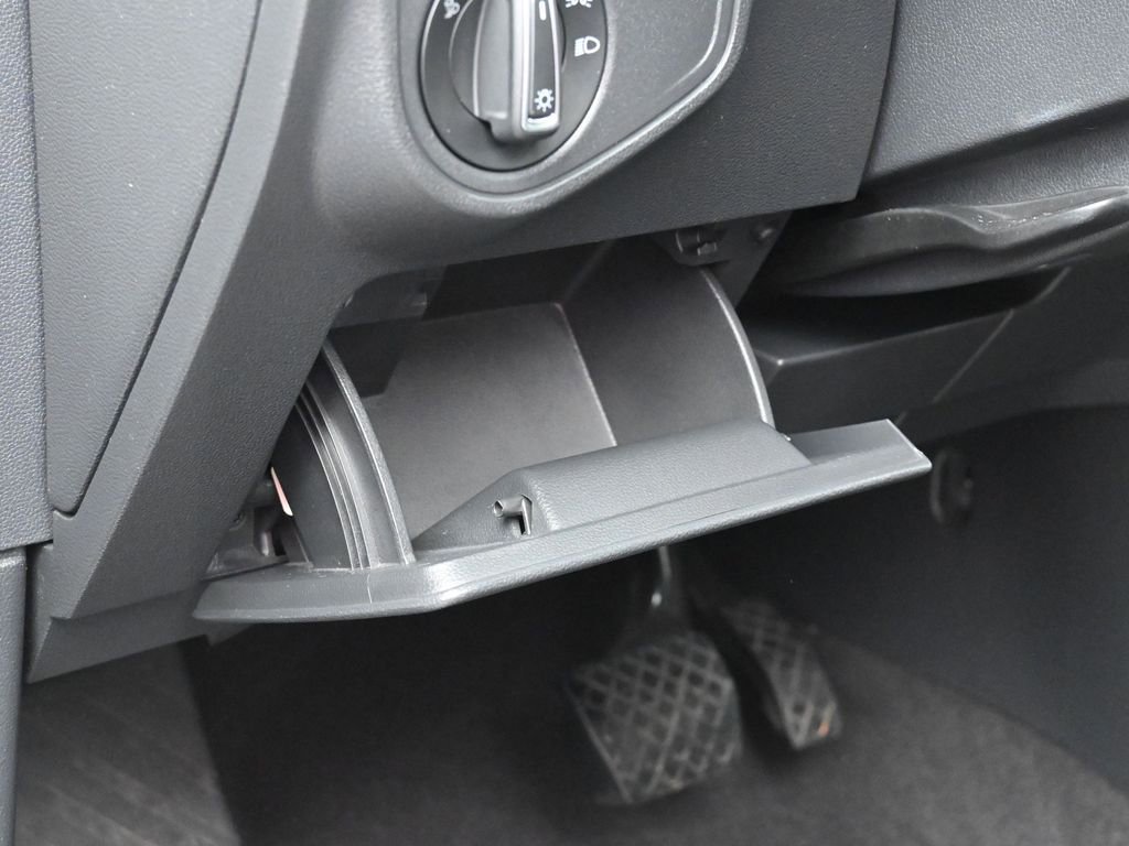 Used 2022 Volkswagen Atlas Cross Sport SE w/ Black Wheel Package image 16