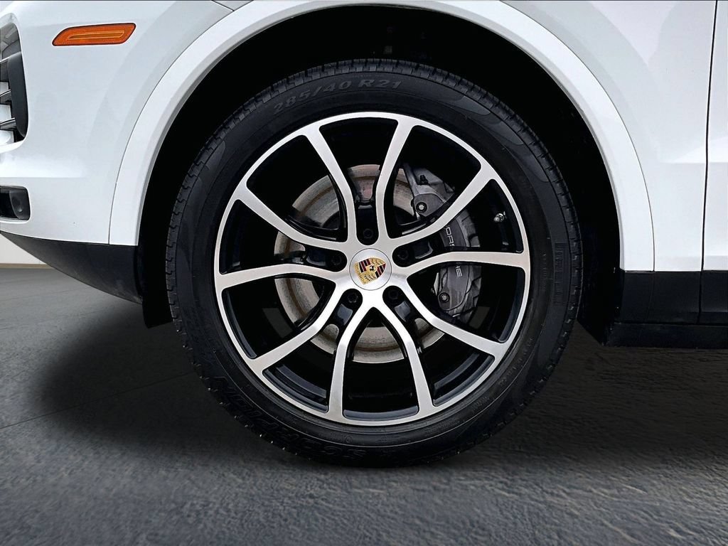 Certified 2023 Porsche Cayenne Platinum Edition AWD/4WD image 11