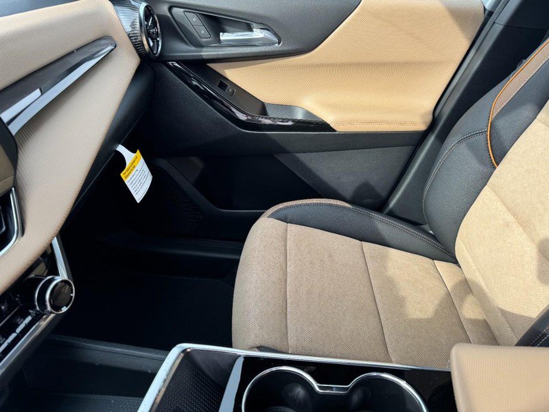 New 2026 Chevrolet Equinox ACTIV w/ Convenience Package III FWD image 33