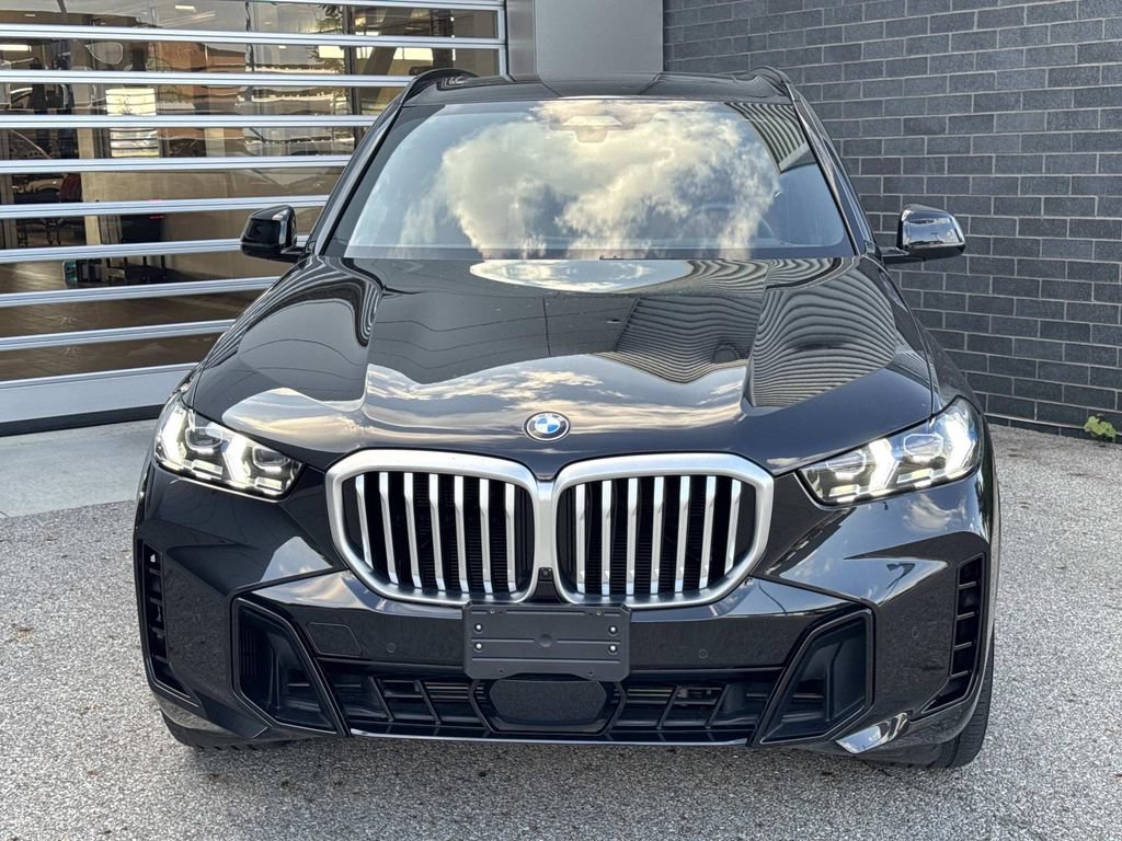 Used 2024 BMW X5 xDrive40i w/ Executive Package AWD/4WD image 2