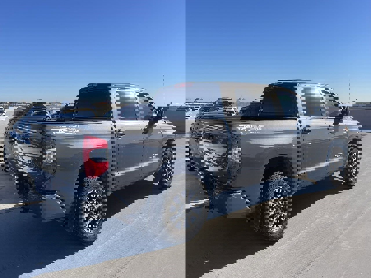 Used 2018 Toyota Tundra SR5 image 2