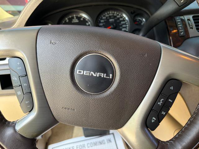 Used 2013 GMC Yukon Denali AWD/4WD image 23