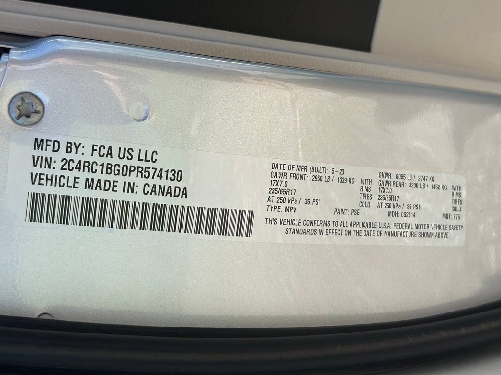 Used 2023 Chrysler Pacifica Touring-L FWD image 56