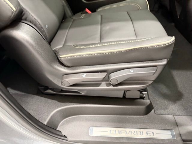 New 2026 Chevrolet Suburban Premier w/ Sun And Tow Package image 28