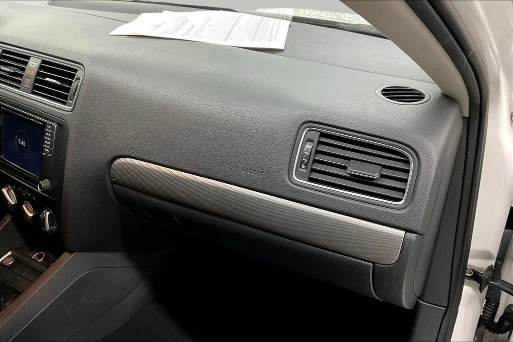 Used 2017 Volkswagen Jetta SE image 27