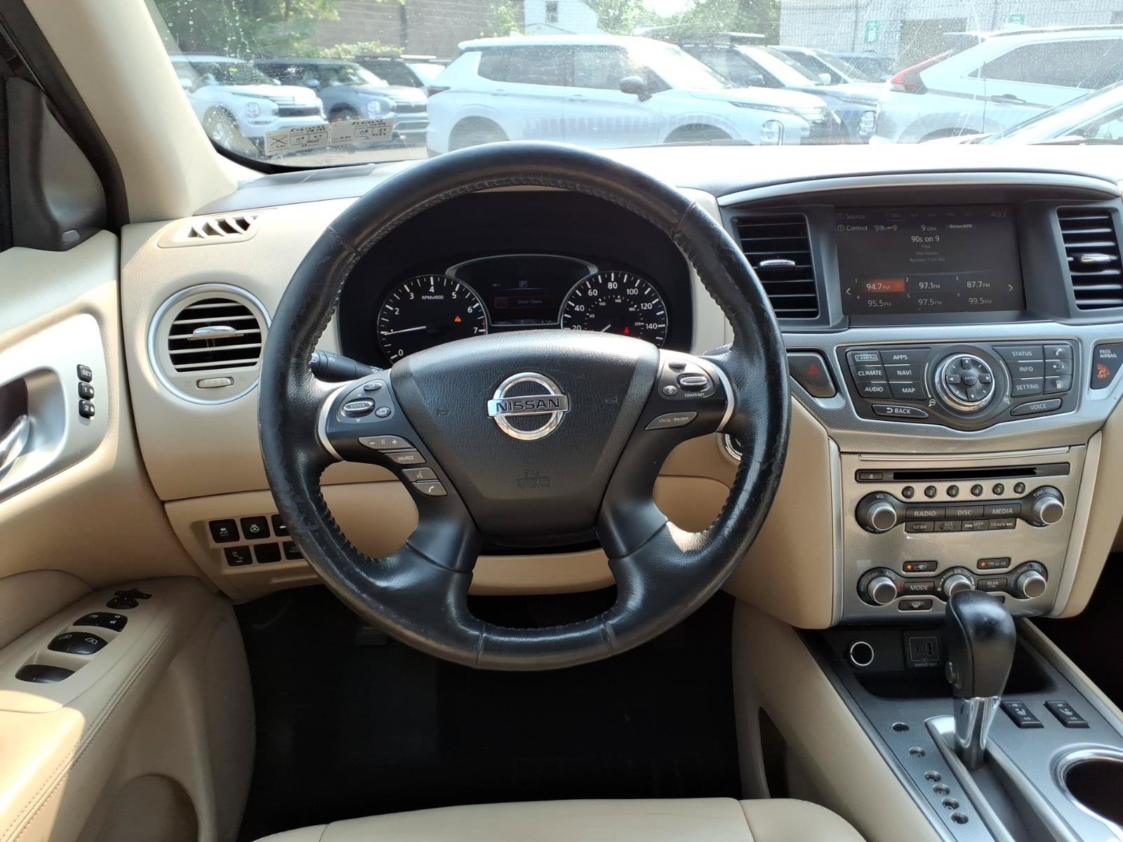 Used 2019 Nissan Pathfinder SL FWD image 13
