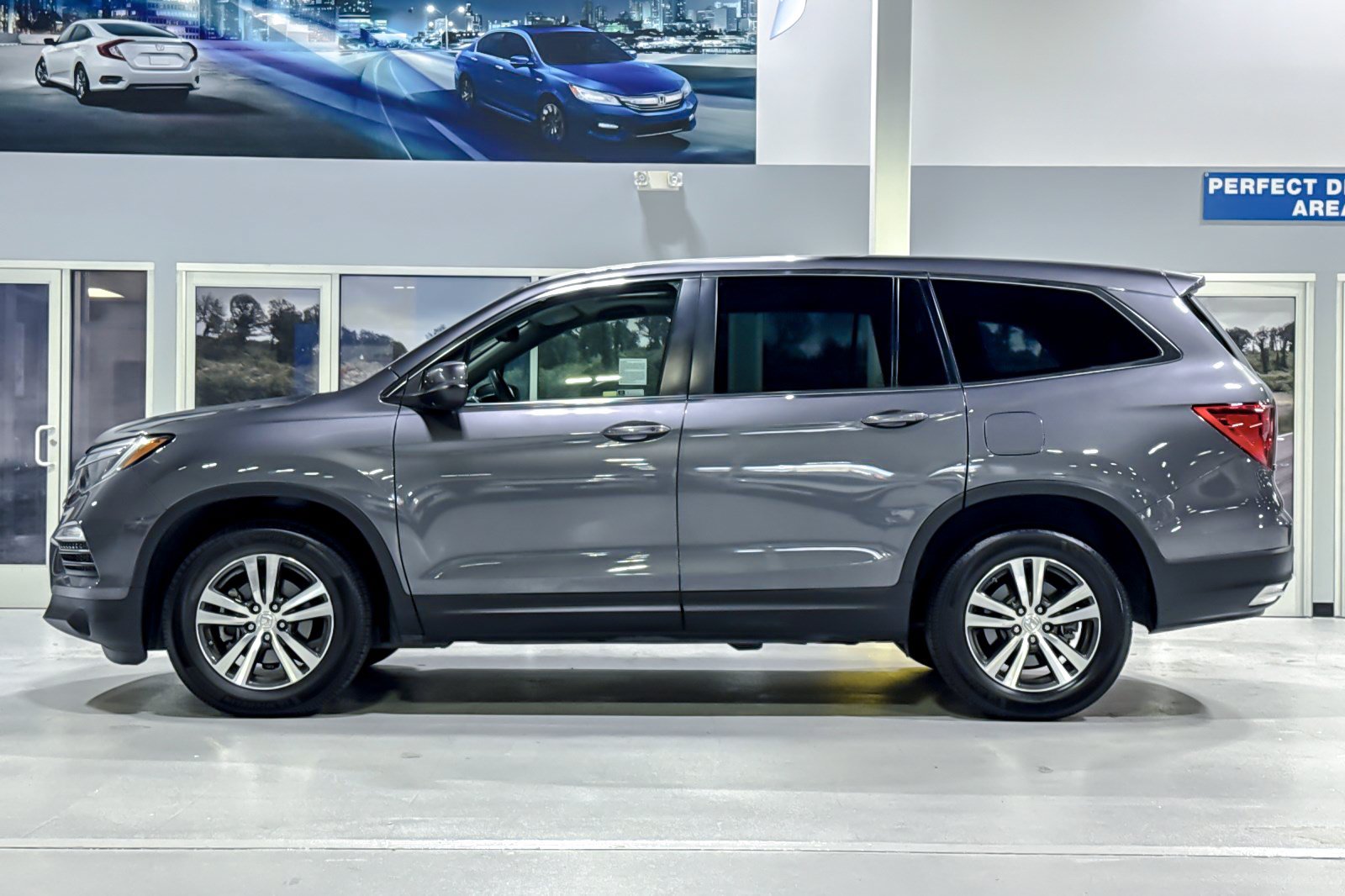 Used 2017 Honda Pilot EX-L image 2