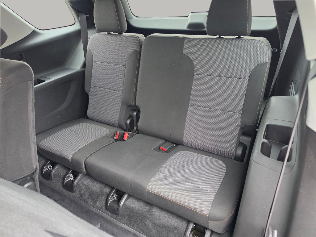 Used 2018 Chevrolet Traverse LS w/ LPO, Floor Liner Package AWD/4WD image 27