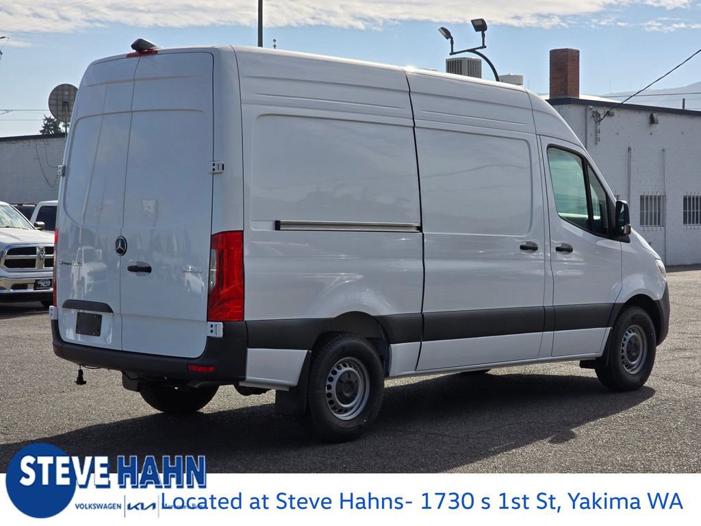 Used 2024 Mercedes-Benz Sprinter 144 Cargo image 5