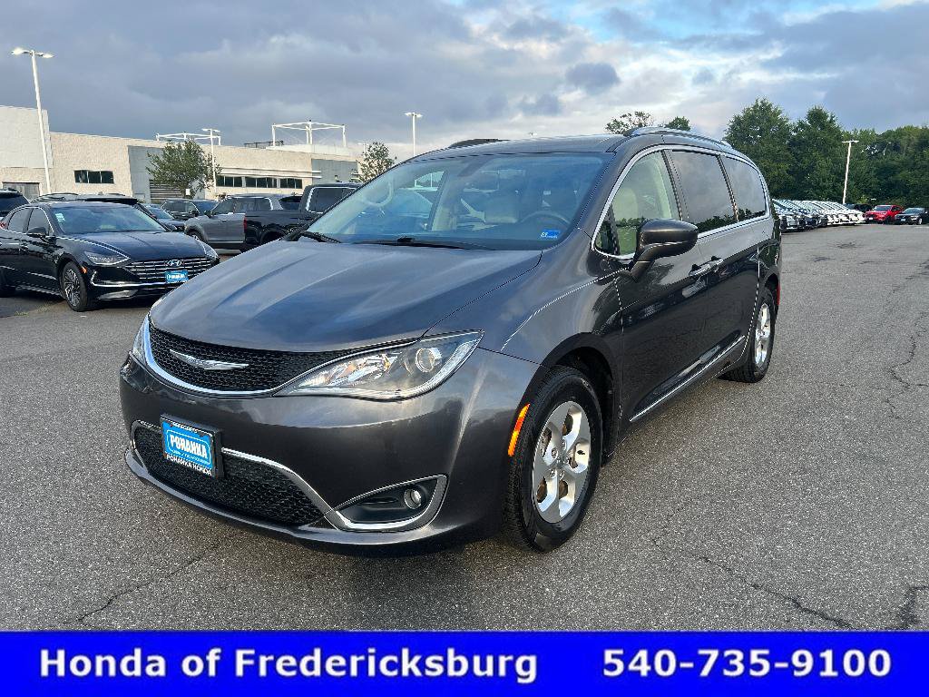 Used 2017 Chrysler Pacifica Touring-L Plus FWD video 1